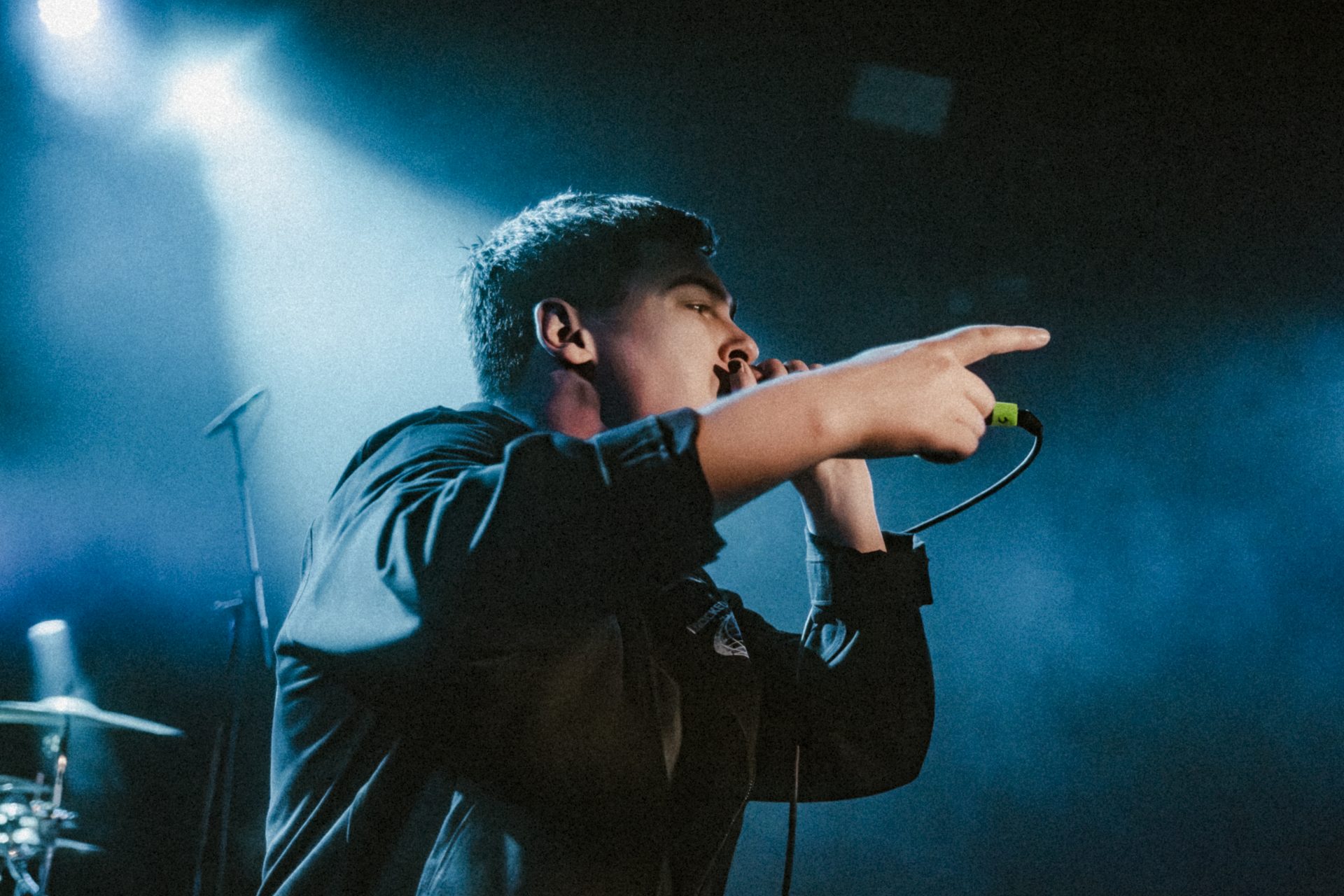 Knocked Loose Singer pointing finger